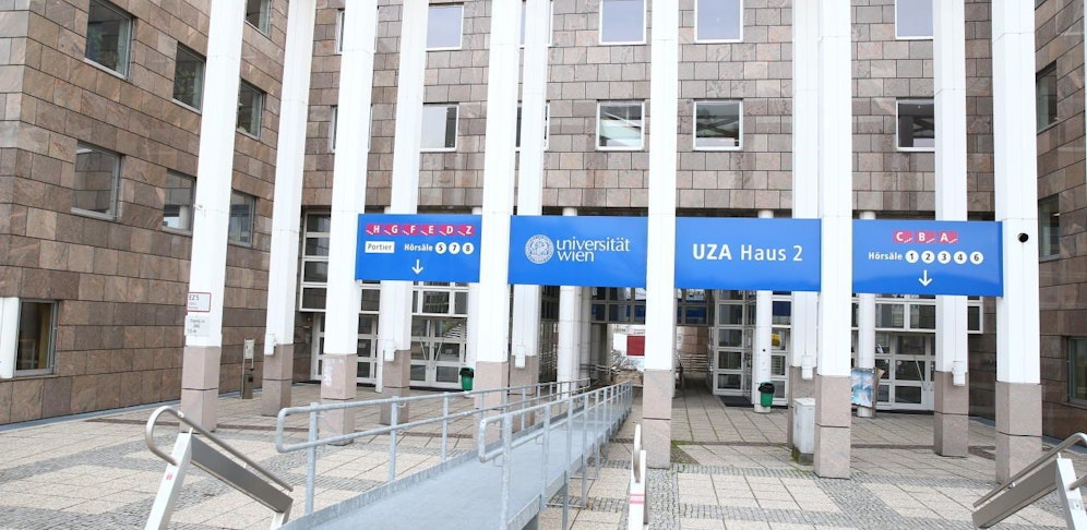 Uni in der Althanstraße