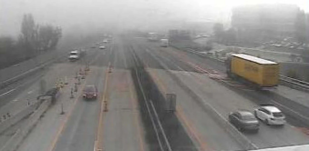 Ostautobahn bei Schwechat: Dichter Nebel am Dienstagvormittag.