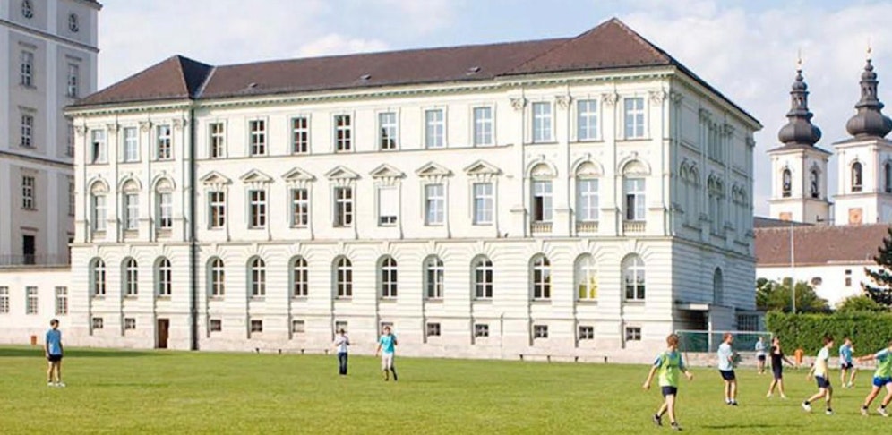 Ein Mathe-Lehrer beschimpfte Schüler des Gymnasiums als "Trottel" und "Idioten".