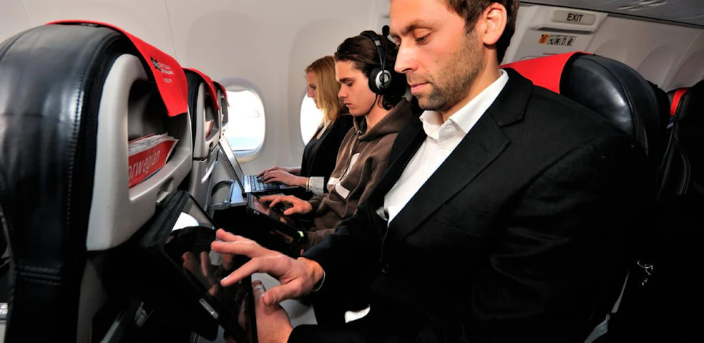 Norwegian bietet kostenfreies WLAN für alle Passagiere auf allen innereuropäischen Flügen.
