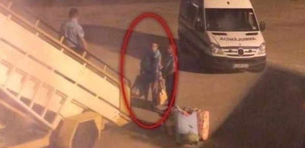 Weil ein russischer Passagier übel stank, musste Anfang Juni ein Flugzeug notlanden. Der Grund war nicht fehlende Hygiene, sondern eine tödliche Infektion. Der Mann litt an einer Nekrotisierenden Fasziitis, an der er einen knappen Monat später starb.