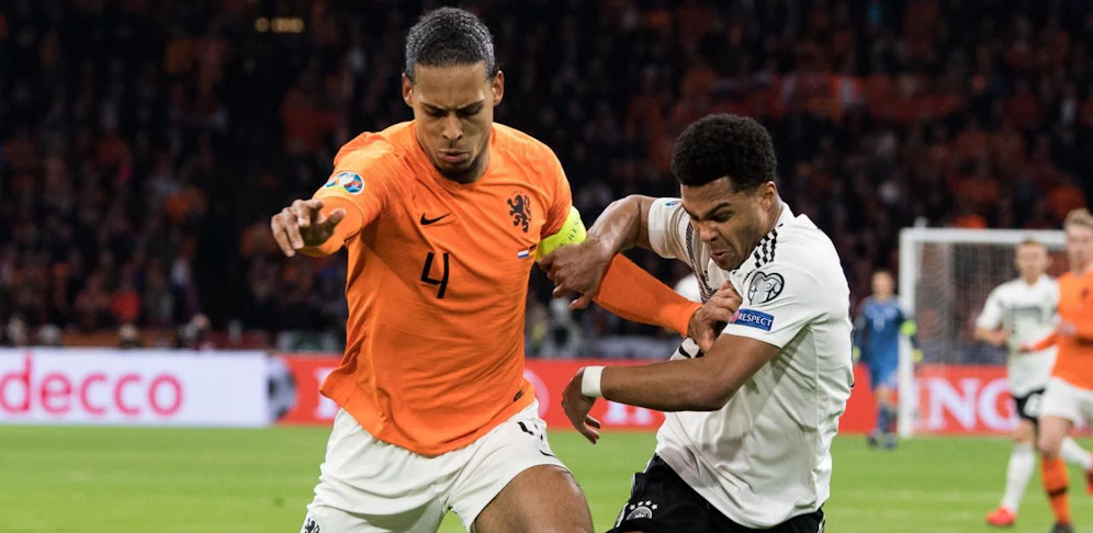 Virgil van Dijk gegen Serge Gnabry