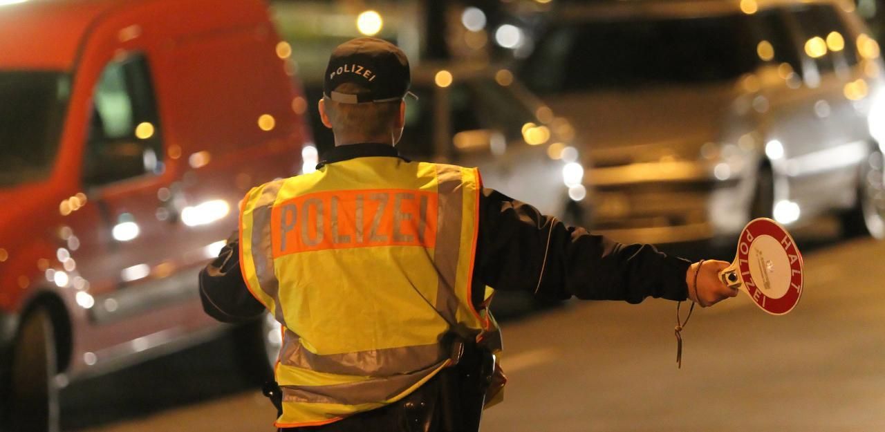 Drogenlenker bei Polizeikontrolle erwischt (Symbolbild). 