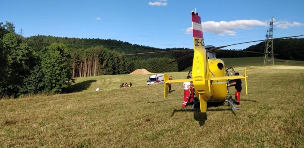 Der junge Mann wurde per Heli ins Spital geflogen.