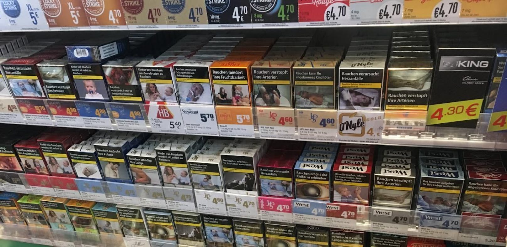In Österreich kosten die Zigaretten im Durchschnitt knapp über fünf Euro.