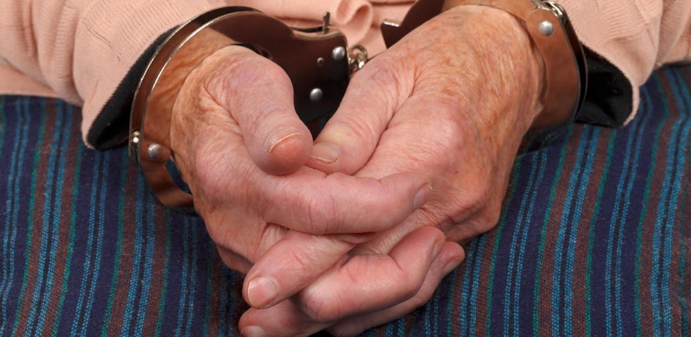 Die Dame hat sich über 30.000&euro; erschlichen.