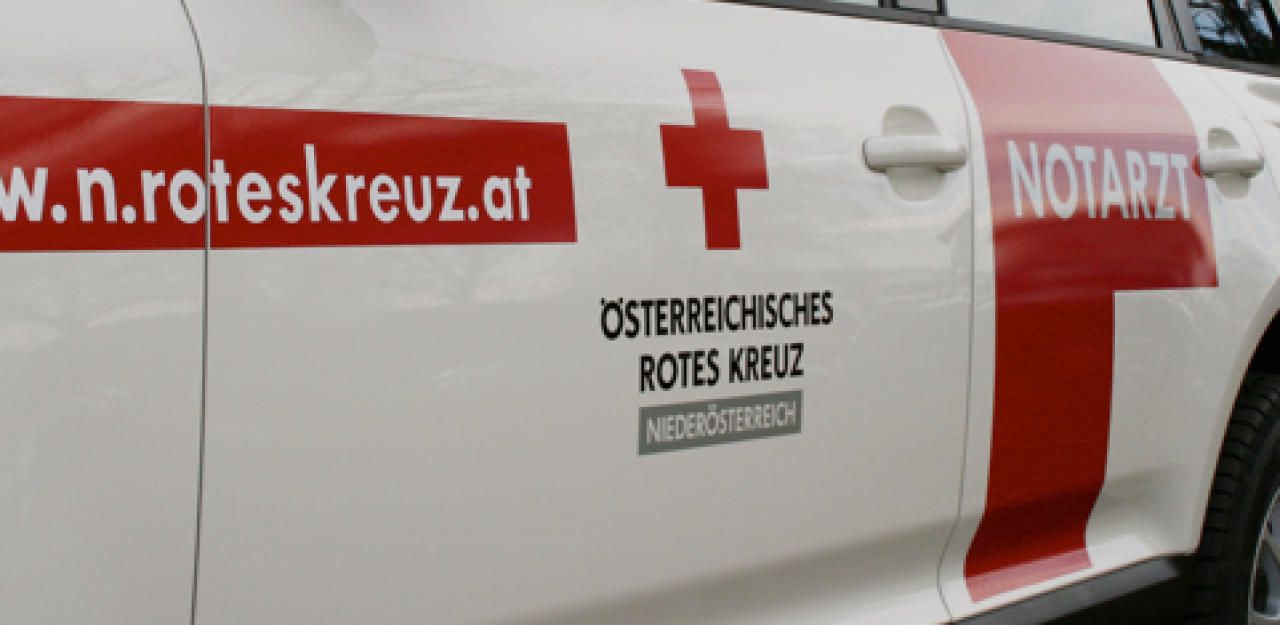 Heute.at - Arbeiter mit Kopf in Maschine eingeklemmt