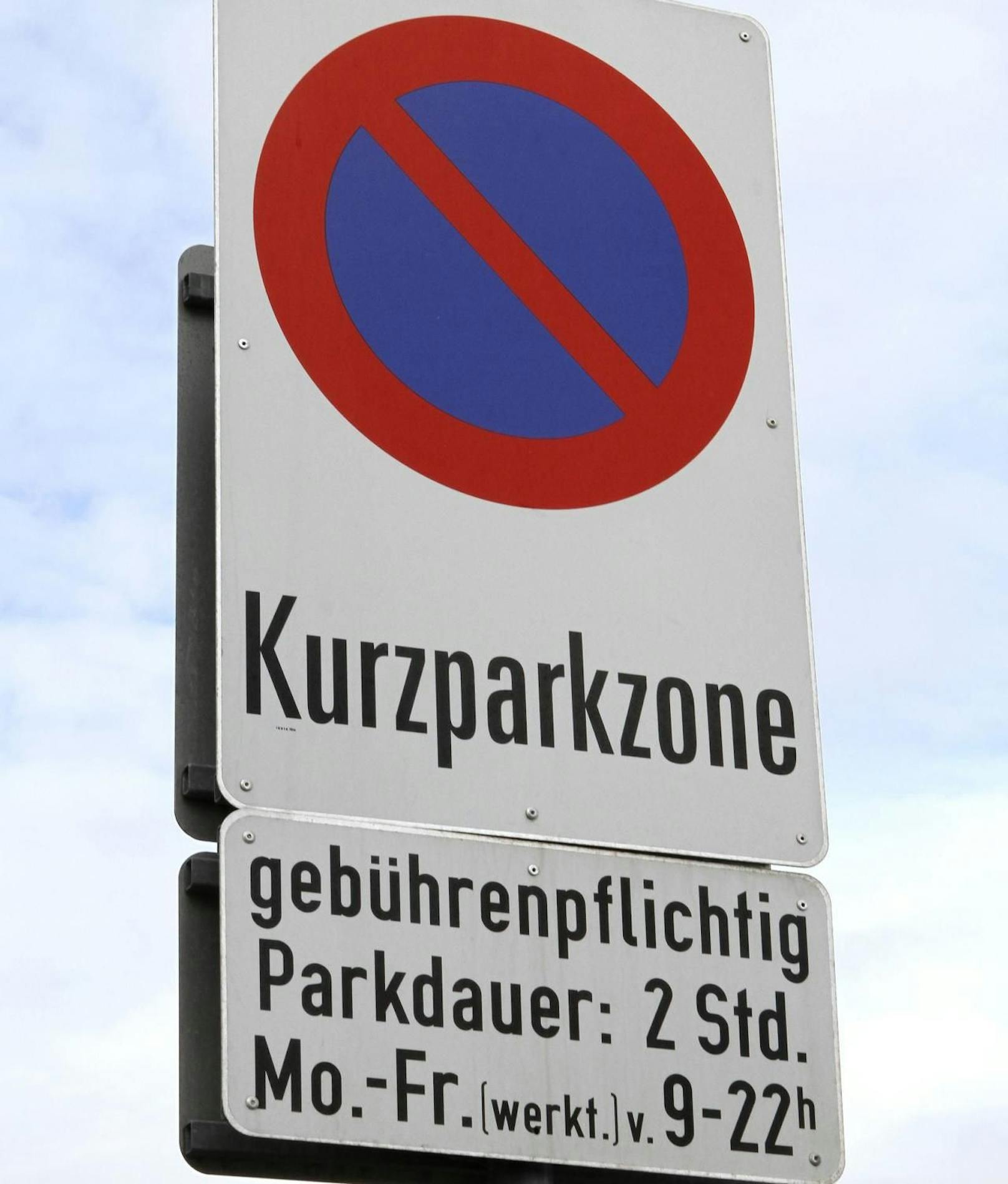 Am Montag treten die, wegen Corona ausgesetzten Kurzparkzonen in Wien wieder in Kraft. Ab dann sind auch wieder die Parksheriffs unterwegs. 