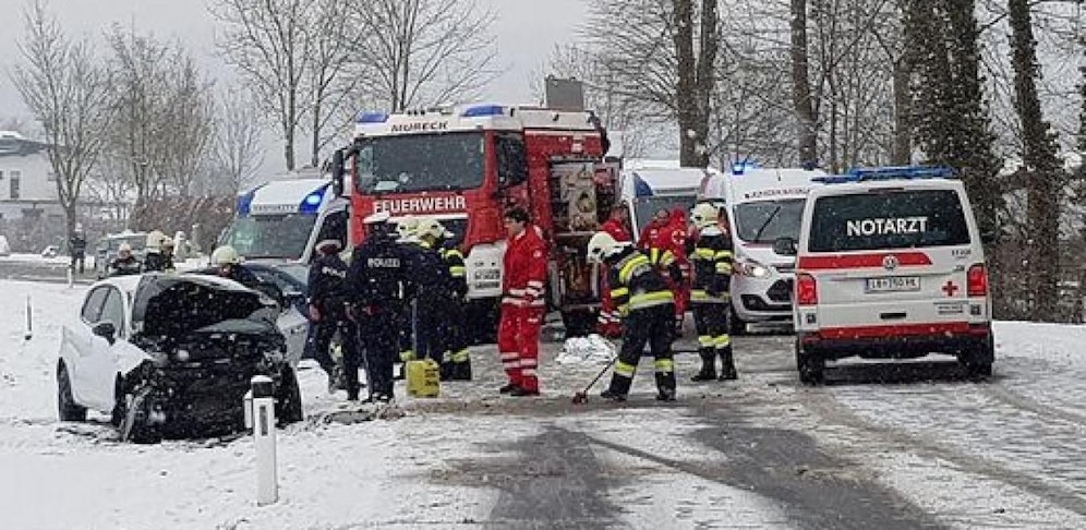 Bei einem Unfall auf der B69 ist eine Frau tödlich verunglückt