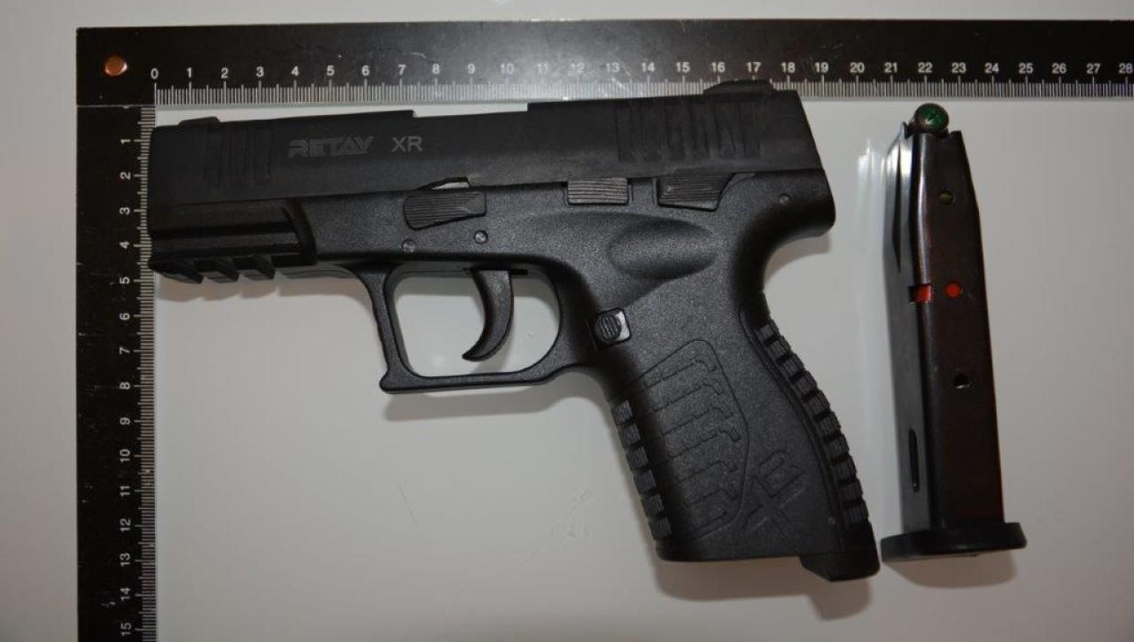 Der 36-Jährige hantierte mit einer Schreckschusspistole. (Symbolbild)