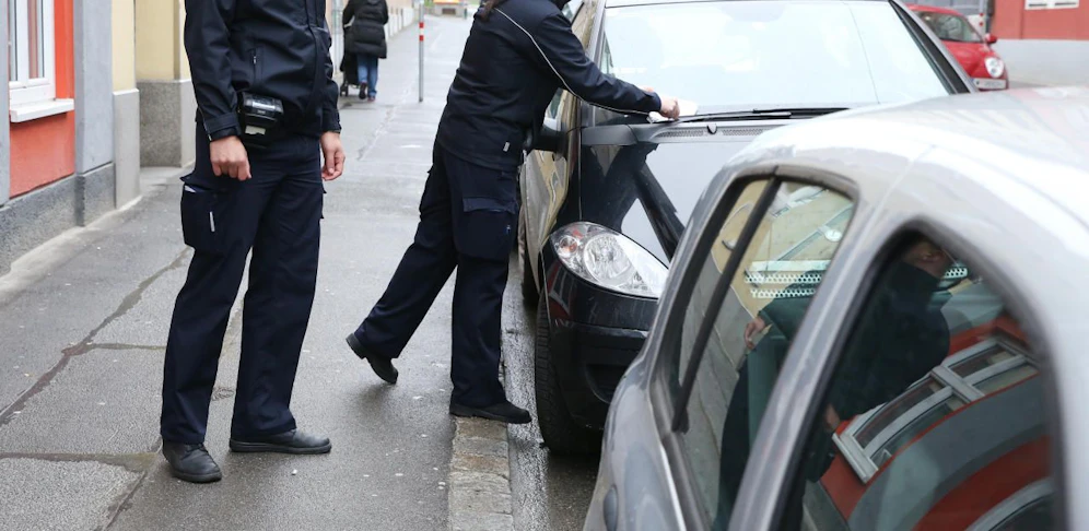 Der Parksheriff wurde bedroht und bespuckt. 