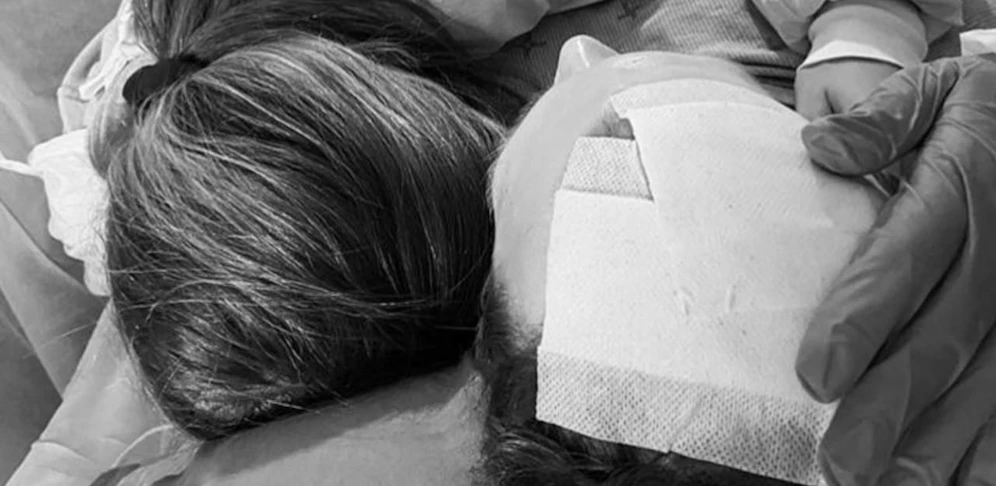 Emily Cave trauert um ihren Ehemann Colby, der an einer Hirnblutung verstarb. 