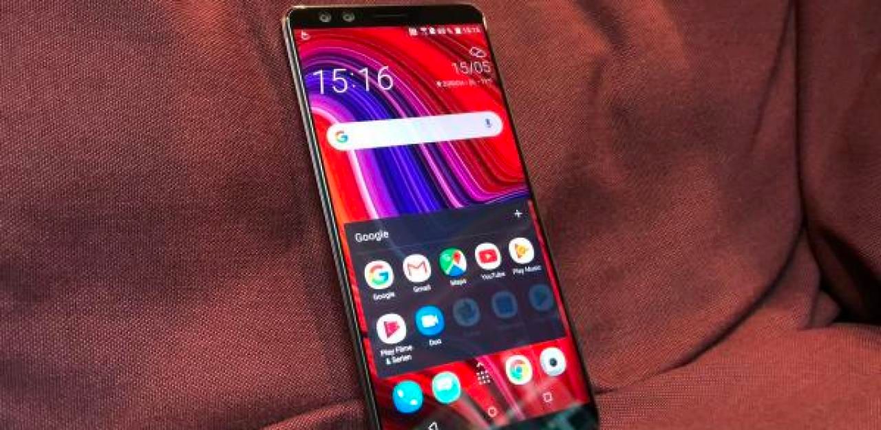 Heute.at - HTC-Handy lässt sich nun noch besser quetschen