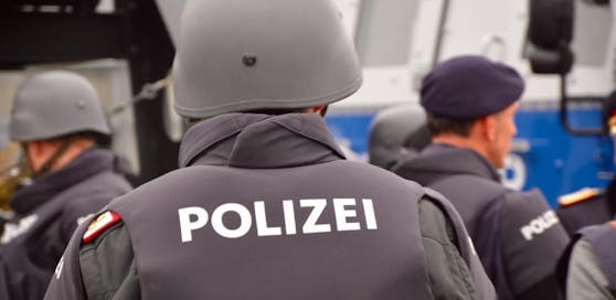 Die Cobra stürmte am Dienstagmorgen die Wohnung des Russen.