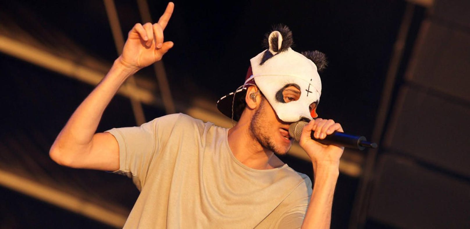 Verzichtet Rapper Cro auf seine Panda-Maske?