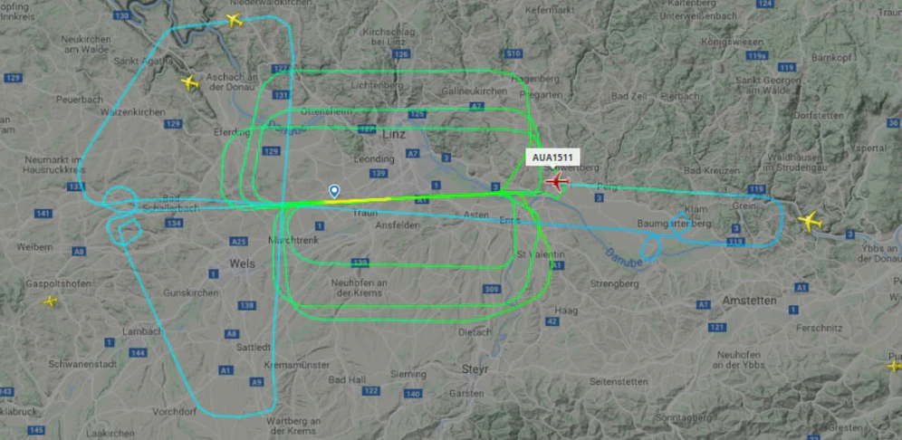 Eine Leserin wollte wissen: Was suchte diese Boeing über Linz? 