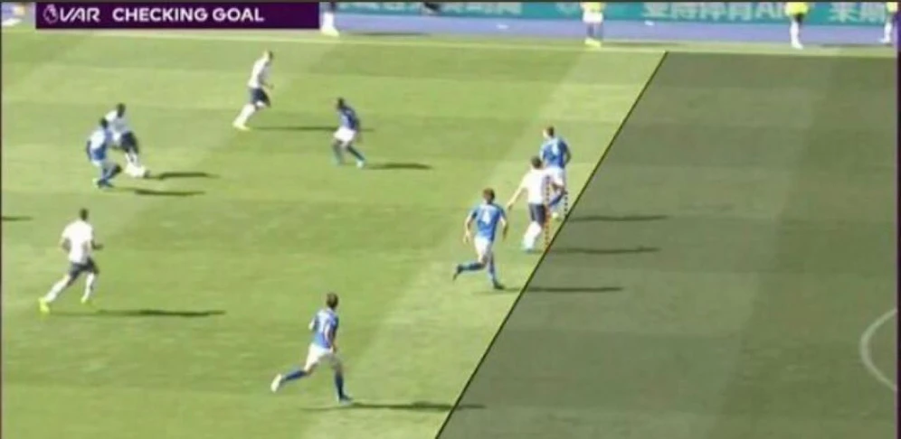 Das erste Bild, das auf Sendung gebracht wurde, zeigt Son auf gleicher Höhe.