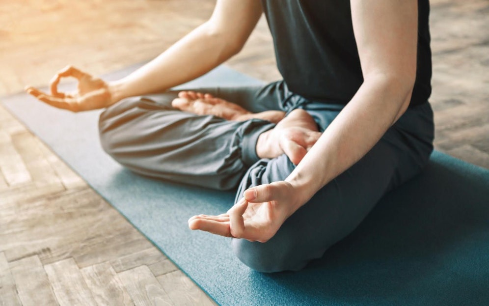 Namaste, Bitches: Beim Rage Yoga wird geflucht, was das Zeug hält.