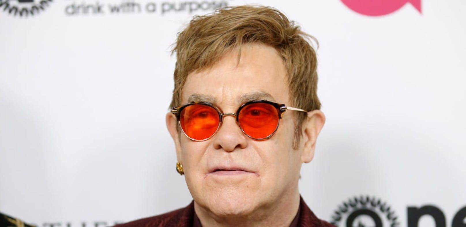 Elton John landet auf Intensivstation!