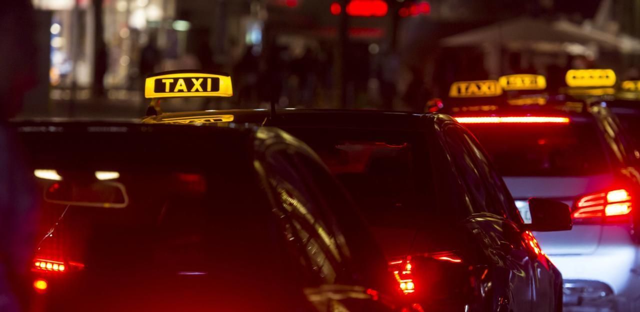 Die Attacke auf einen Taxifahrer wird nun ein Fall fürs Parlament. (Symbolbild)