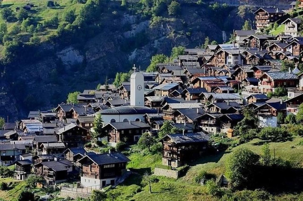 Wunderschön, aber am Aussterben: Das Bergdorf Albinen im Wallis (Schweiz) sucht neue Bürger und zahlt dafür!