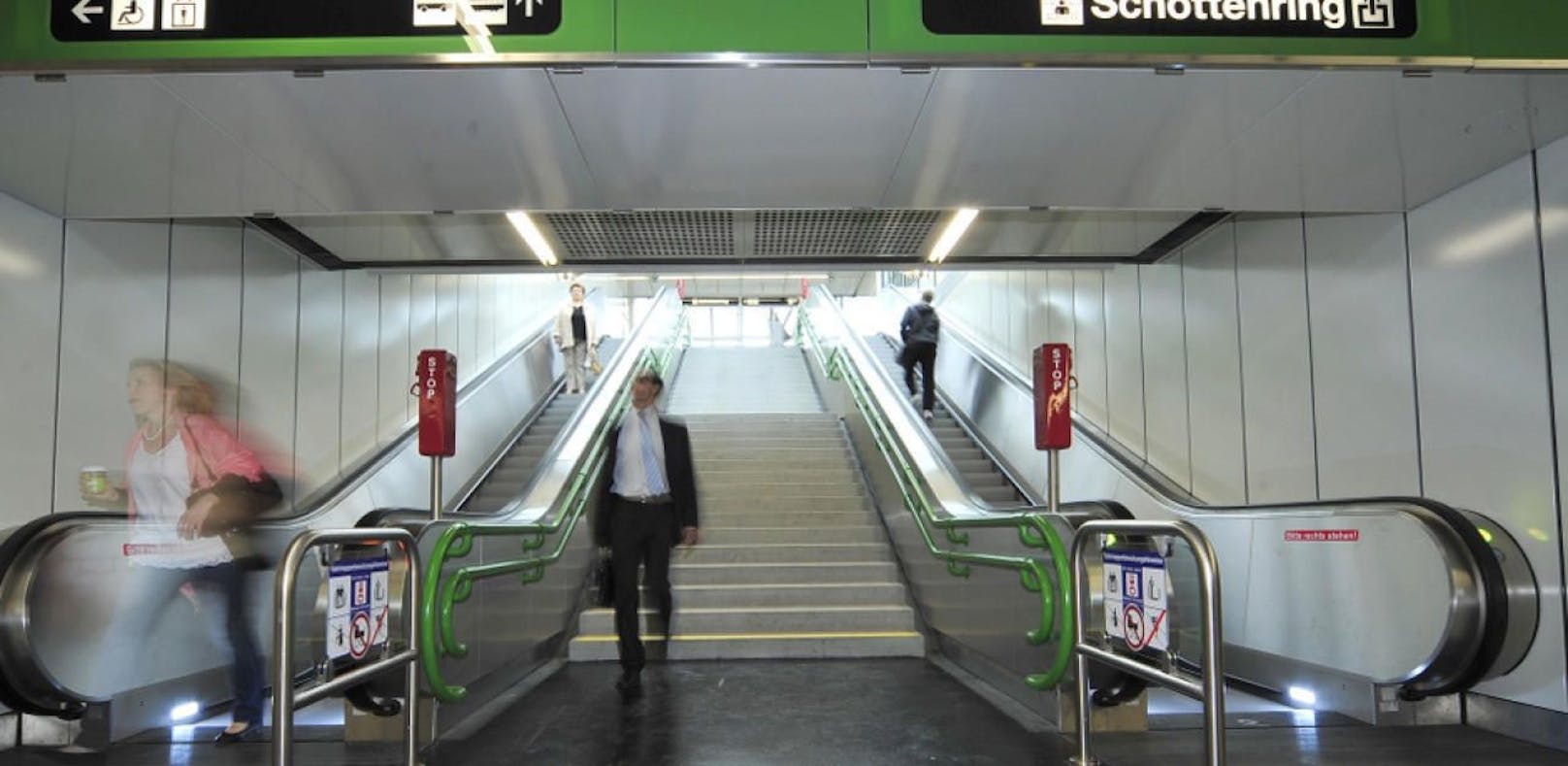 (Symbolbild) In der U-Bahn-Station Schottenring ging der Polizei ein mehrfacher Dieb ins Netz.