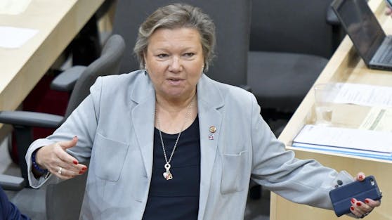 Die 3. Nationalratspräsidentin Anneliese Kitzmüller (FPÖ) bedauert ihre Panne.