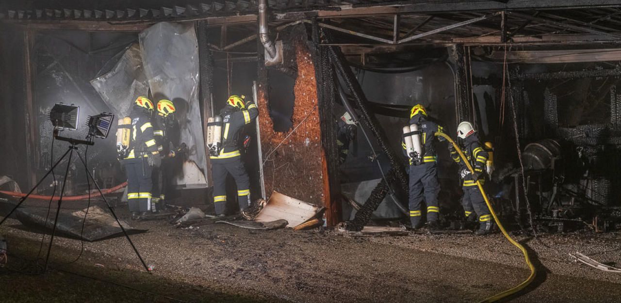 Heute.at - Helfer machten bei Feuer schockierenden Fund