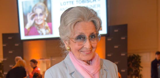 Lotte Tobisch, ehemalige Organisatorin des Wiener Opernballs. 