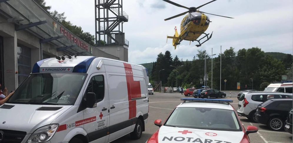 Mit Kopfverletzungen wurde der Sportler ins AKH geflogen.