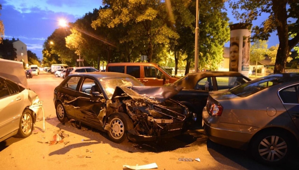 Das Unfallauto des 17-Jährigen ist nur noch Schrott.