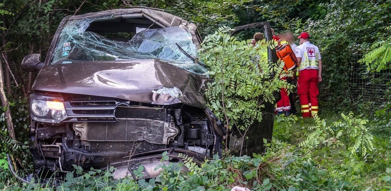 Heute.at - Sekundenschlaf: Familie mit zwei Kindern ins Spital