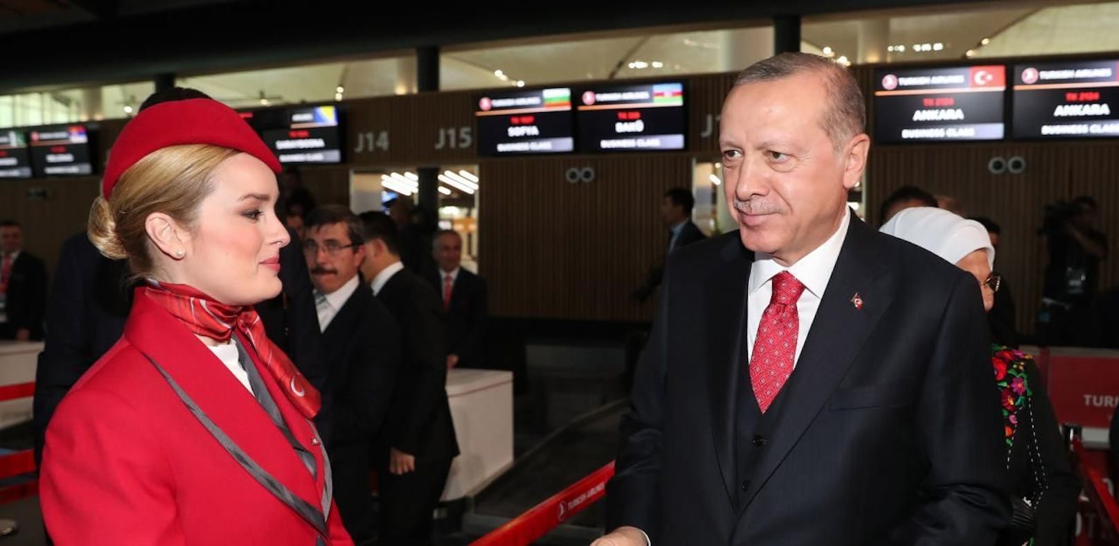 Erdogan eröffnet Mega-Flughafen in Istanbul
