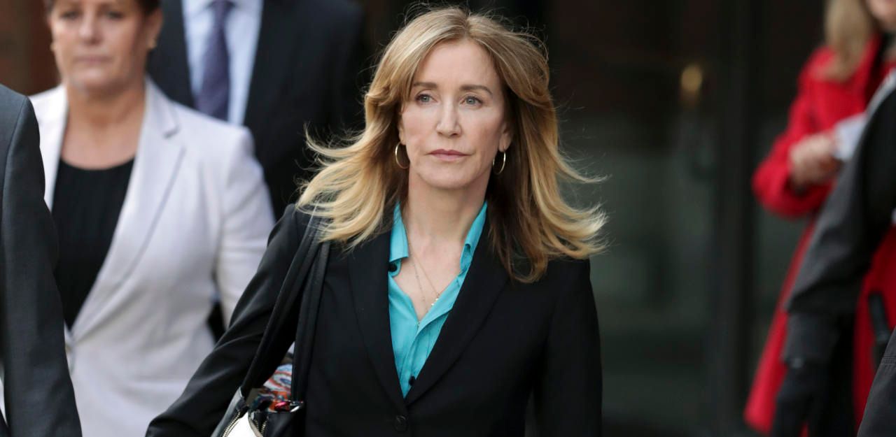 Heute.at - Felicity Huffman gibt Schmiergeldzahlung zu