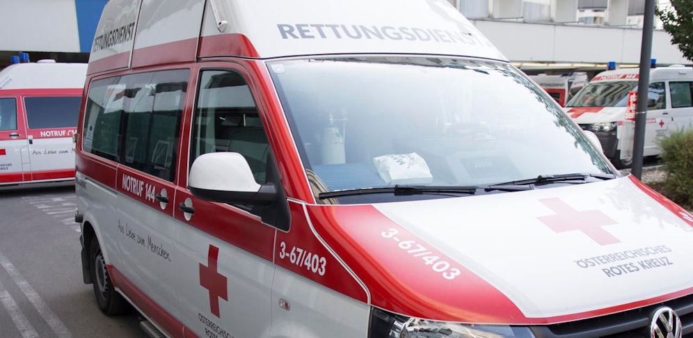 Der 40-Jährige wurde schwer verletzt und musste per Heli ins Spital geflogen werden.