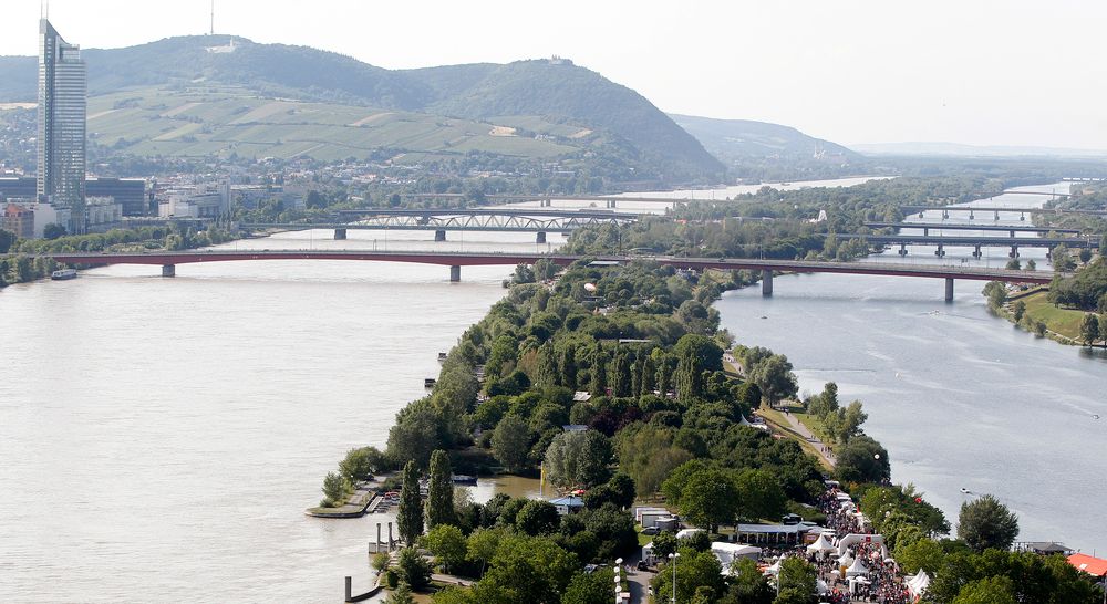 Der Angeklagte dürfte sich damals auf der Donauinsel herumgetrieben und dort gezielt nach Opfern Ausschau gehalten haben.