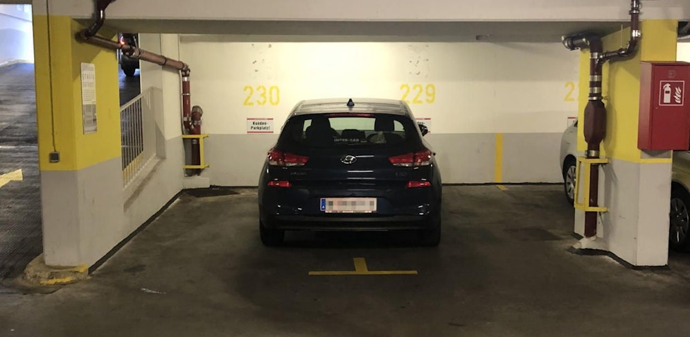 Ein "Heute"-Leser knipste diesen Falschparker in Wien.