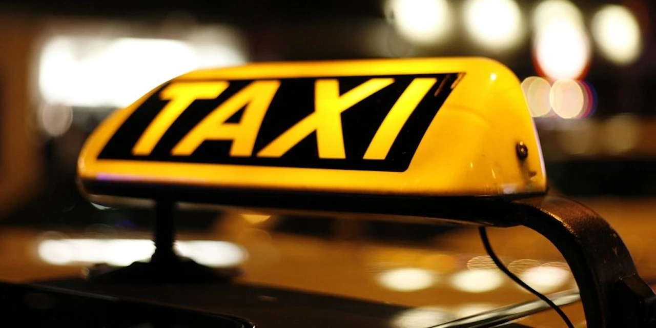 Taxi-Fahrer schleppte zehn Illegale nach Wien - Vimarsana News
