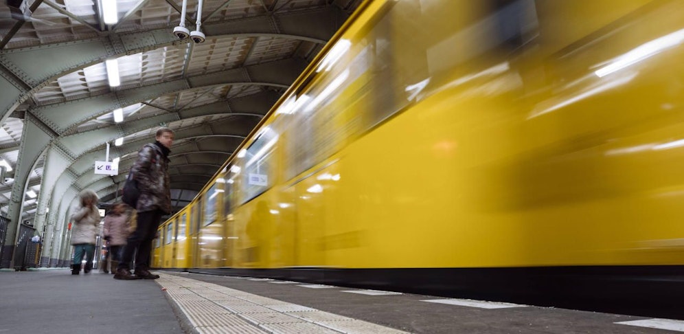 Die Frau wurde in einer S-Bahn sexuell belästigt