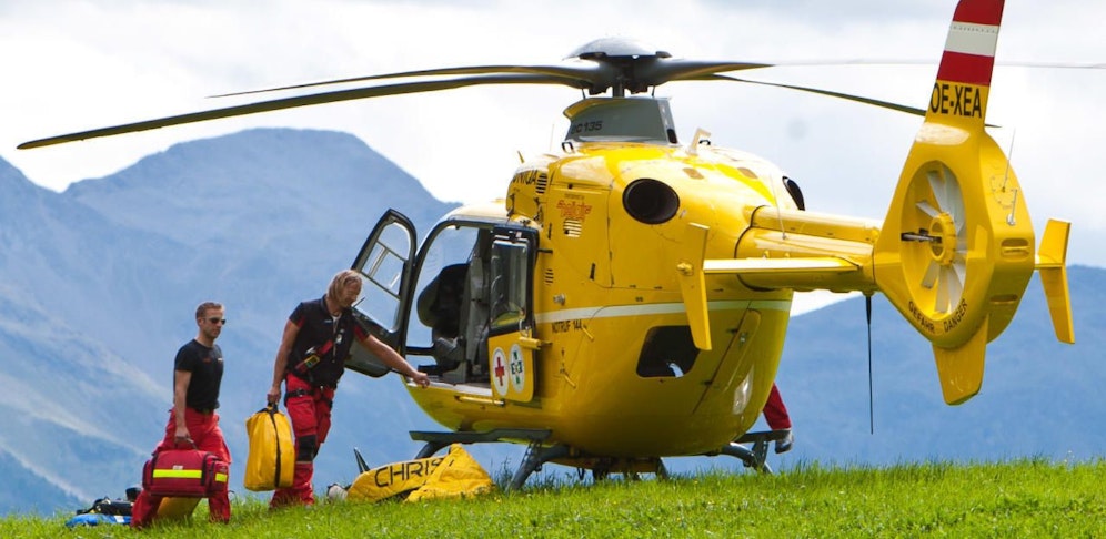 Flugrettung, die Mannschaft des ÖAMTC-Hubschraubers Christophorus 7. Archivbild
