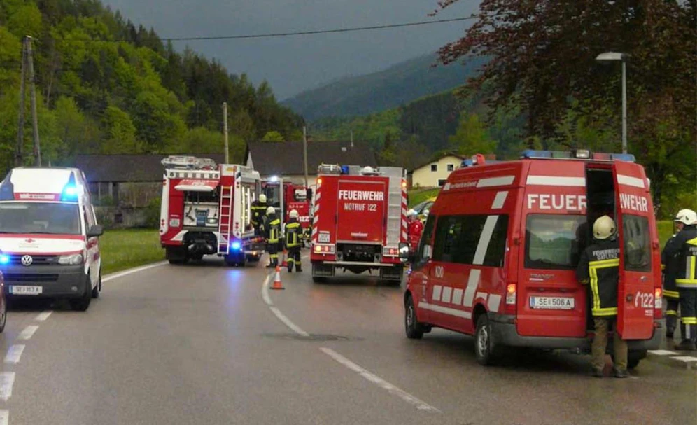 Der Lenker (22) verstarb im Spital.