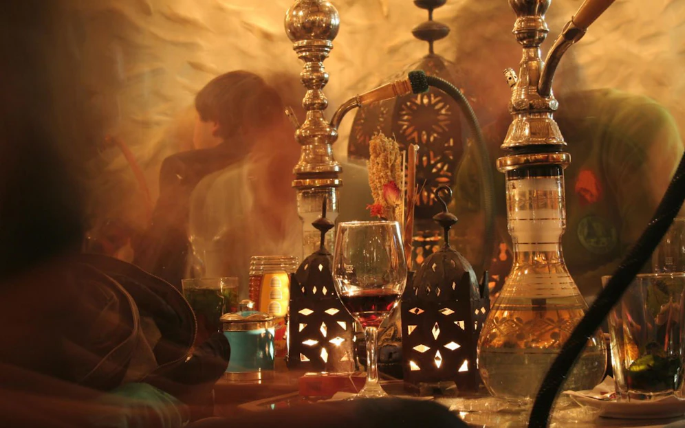 Der Kellner eine Shisha-Bar soll ein 15-jähriges Mädchen vergewaltigt haben.