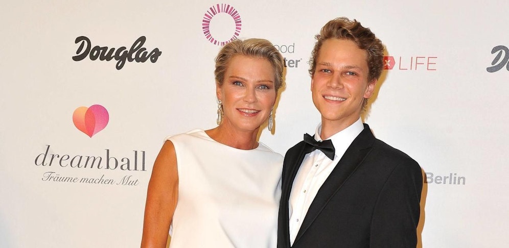 Stephanie Gräfin von Pfuel und Sohn Charly 2016 auf dem Dreamball in Berlin