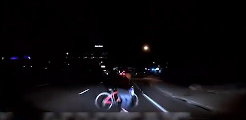 Selbstfahrendes Uber tötete Fußgängerin.