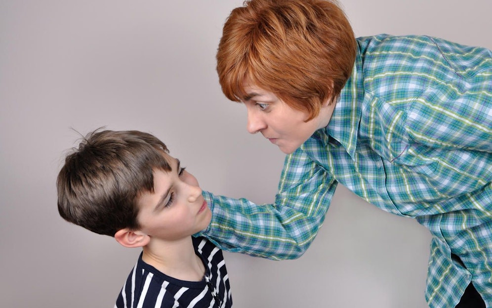 Mehrer Schüler wurden bei Unruhe an den Ohren gezogen!