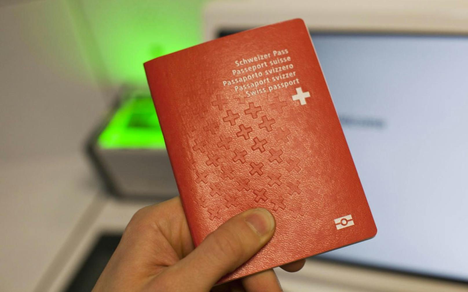 Mann namens "Jihad" will Schweizer Pass haben