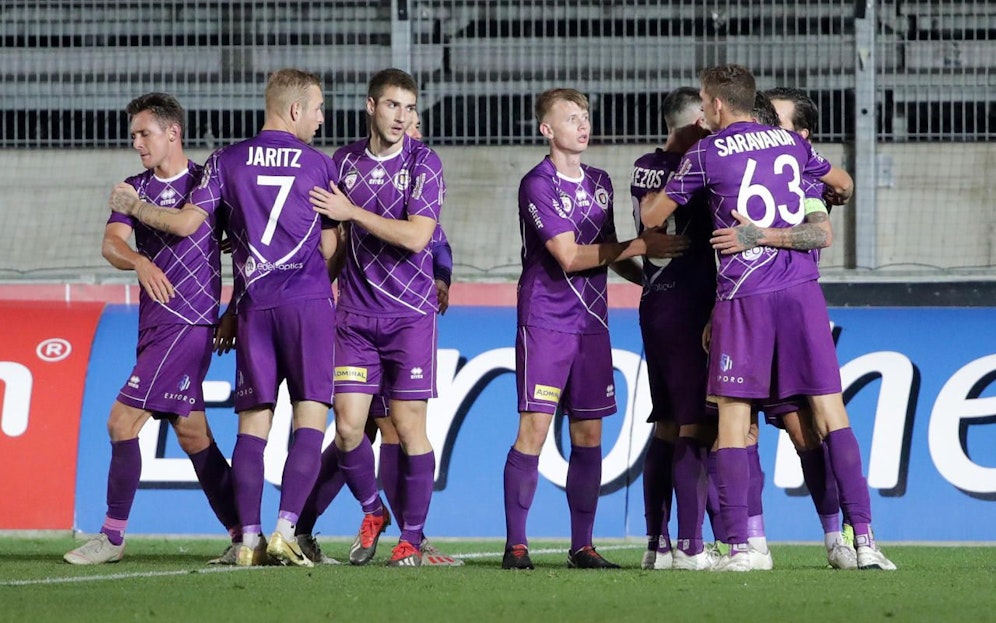 Austria Klagenfurt jubelt über den sechsten Saisonsieg. 