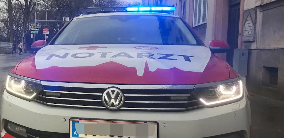 Symbolbild eines Notarzt-Fahrzeugs.