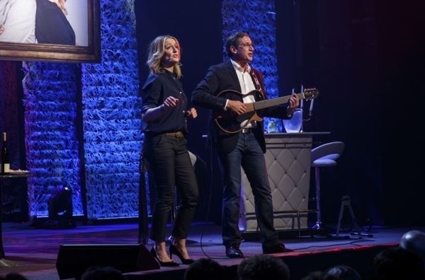 Heute.at - Monika Gruber & Viktor Gernot: Küss die Hand