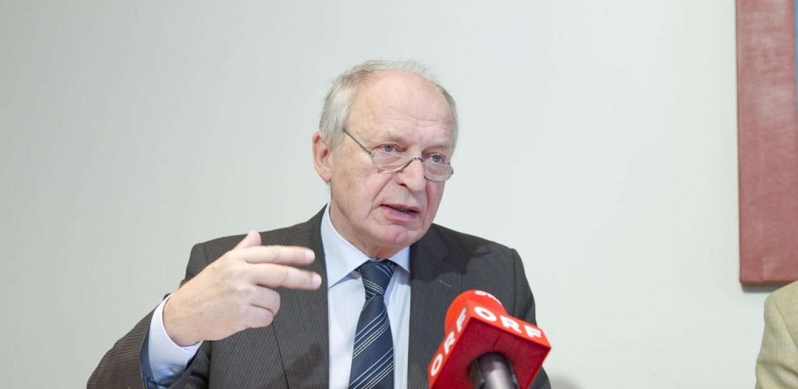 Fiskalrats-Chef Bernhard Felderer warnt vor steigenden Ausgaben für Flüchtlinge und Pensionen.